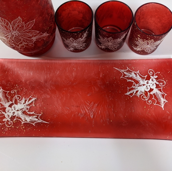 Red Winter Decorations - Picture 3 of 5